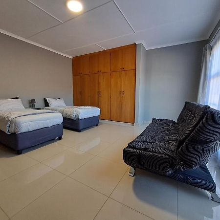 פיט רטיף Rocky Hills Guesthouse מראה חיצוני תמונה