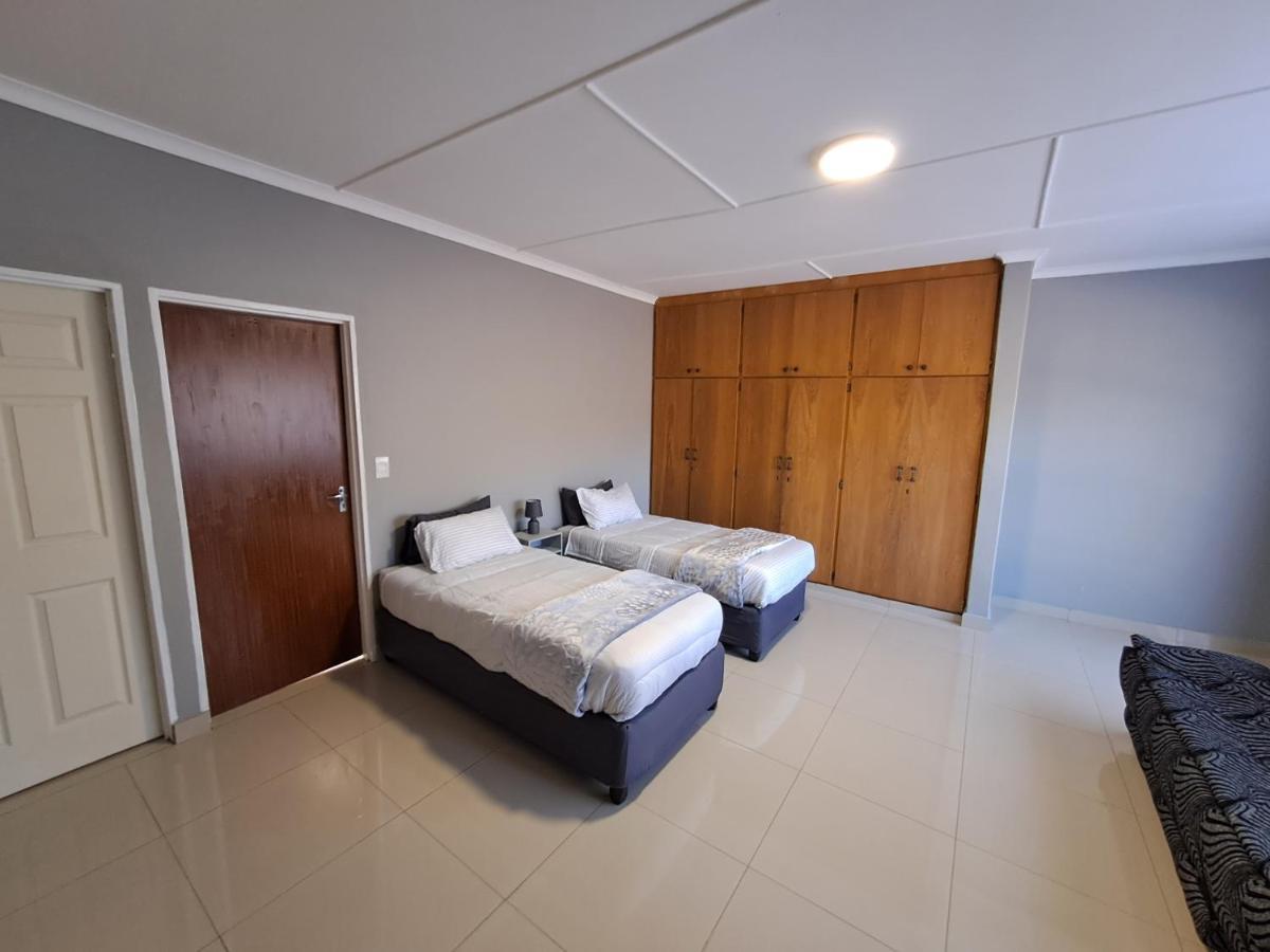 פיט רטיף Rocky Hills Guesthouse מראה חיצוני תמונה