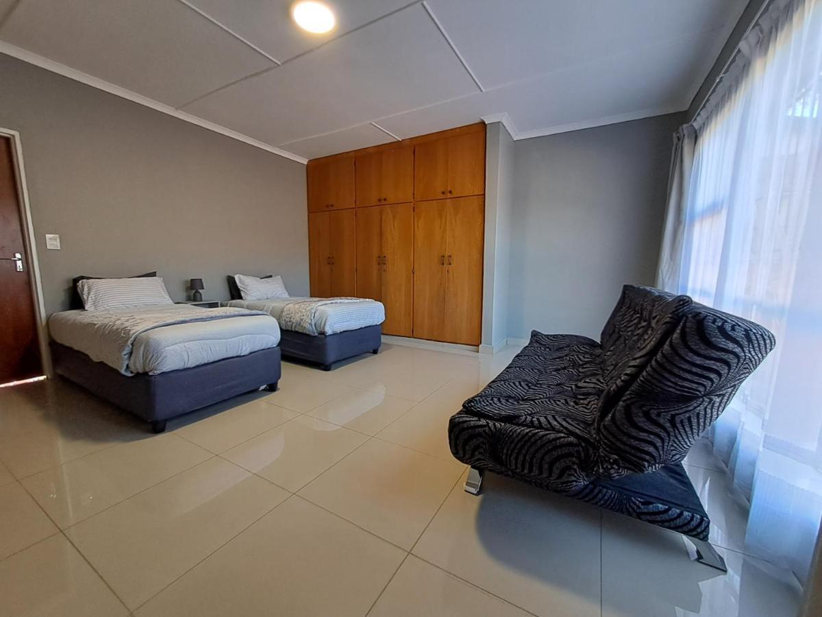 פיט רטיף Rocky Hills Guesthouse מראה חיצוני תמונה