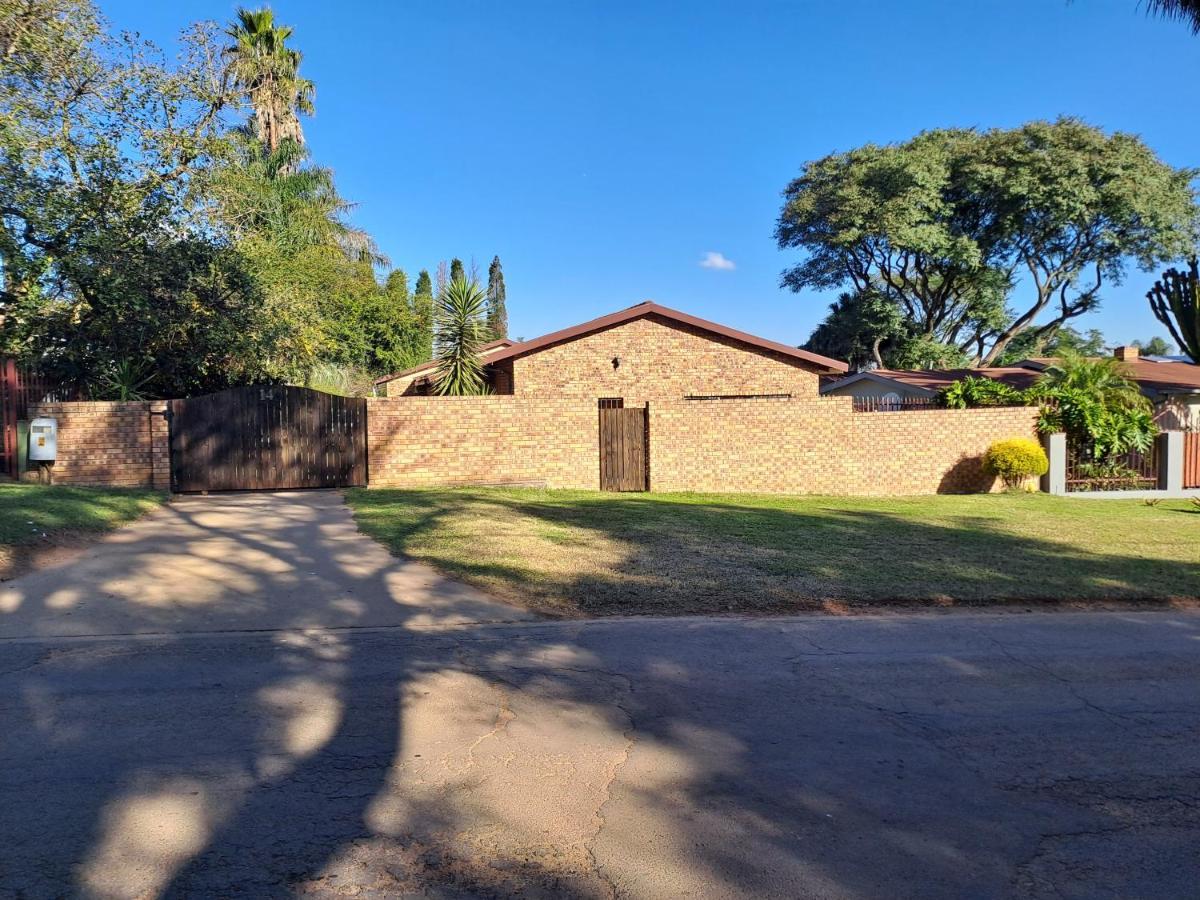 פיט רטיף Rocky Hills Guesthouse מראה חיצוני תמונה