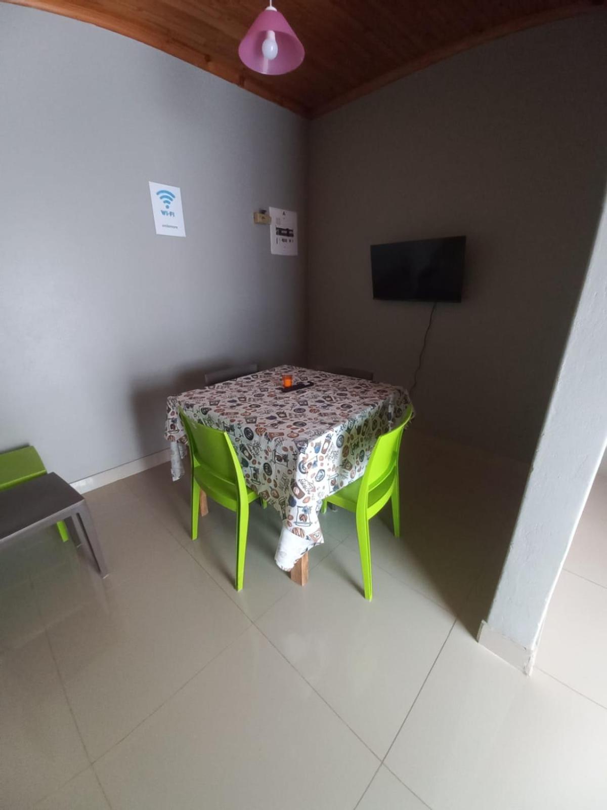 פיט רטיף Rocky Hills Guesthouse מראה חיצוני תמונה