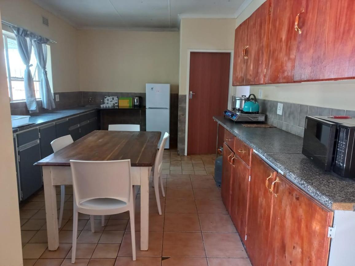 פיט רטיף Rocky Hills Guesthouse מראה חיצוני תמונה