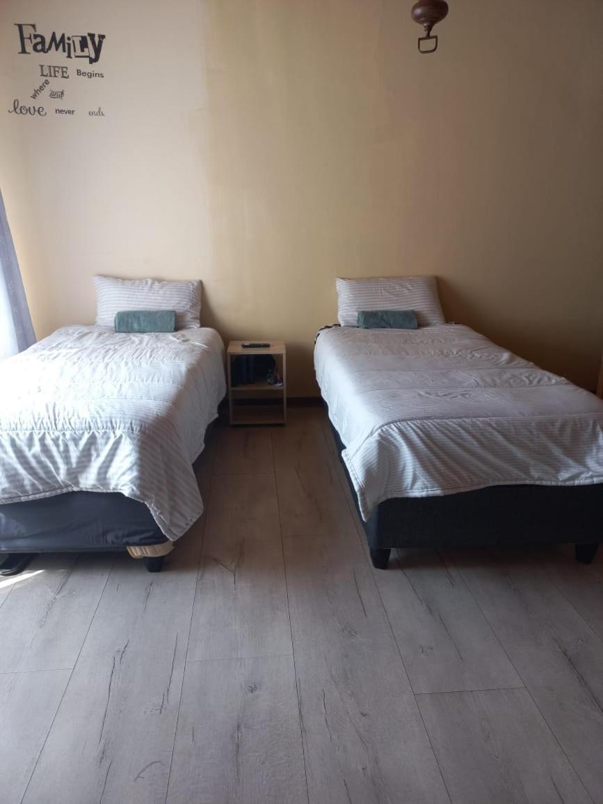 פיט רטיף Rocky Hills Guesthouse מראה חיצוני תמונה