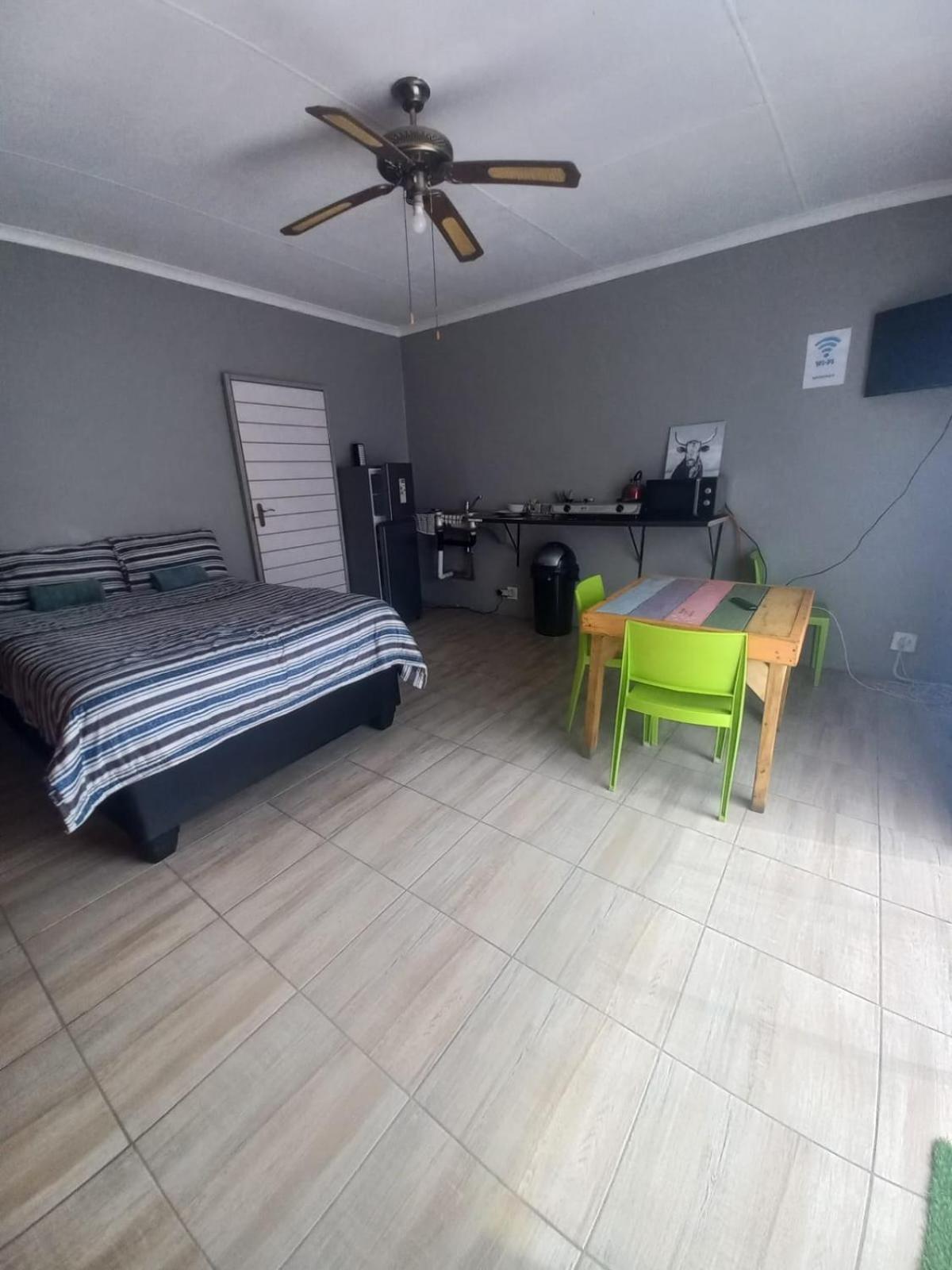 פיט רטיף Rocky Hills Guesthouse מראה חיצוני תמונה