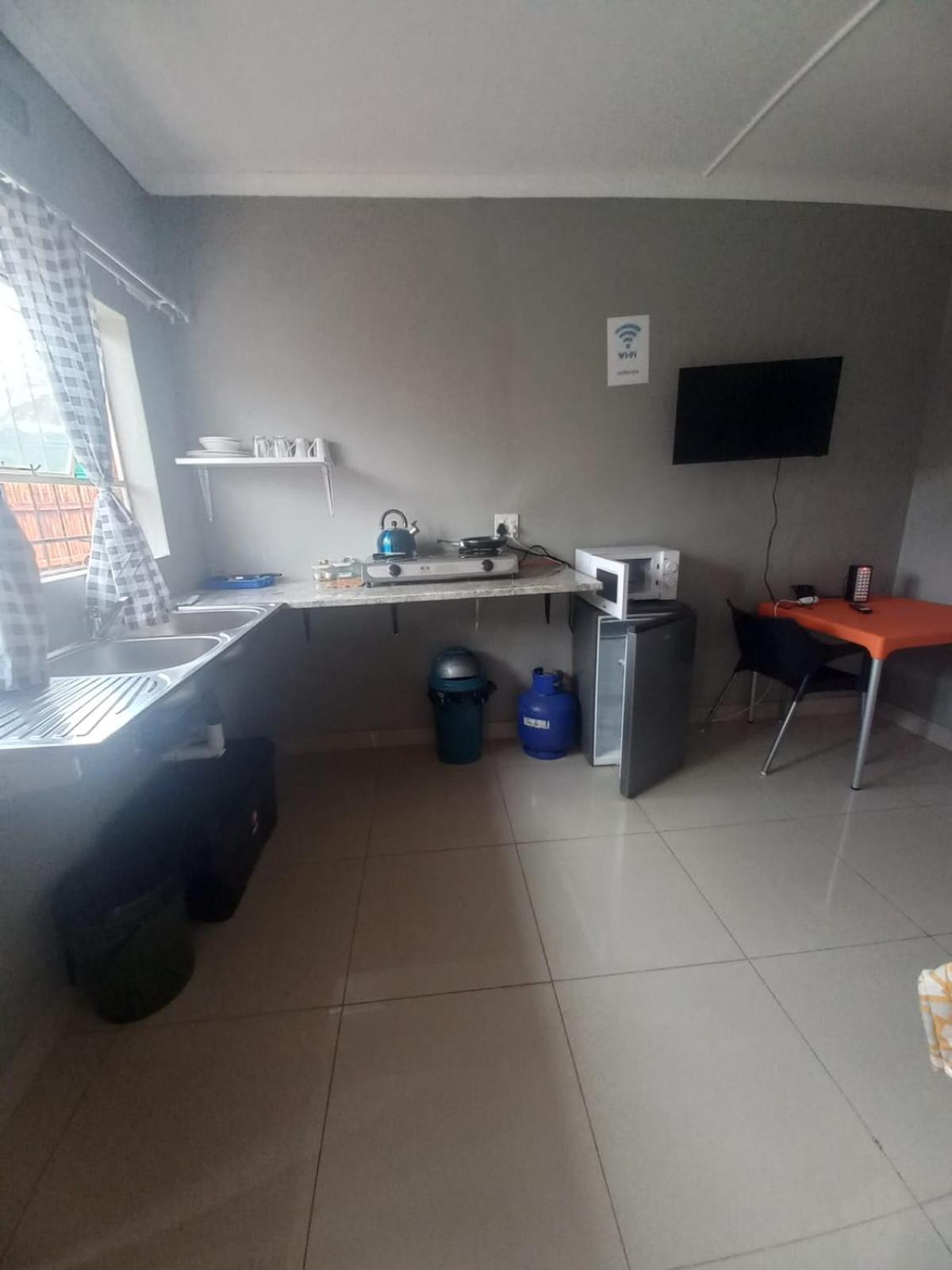 פיט רטיף Rocky Hills Guesthouse מראה חיצוני תמונה