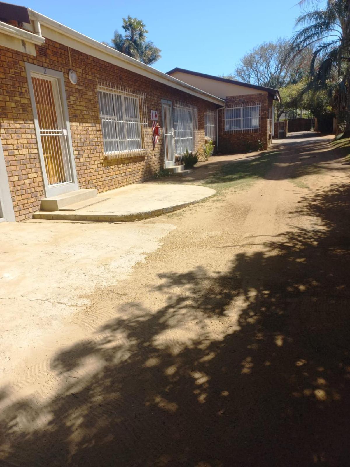 פיט רטיף Rocky Hills Guesthouse מראה חיצוני תמונה