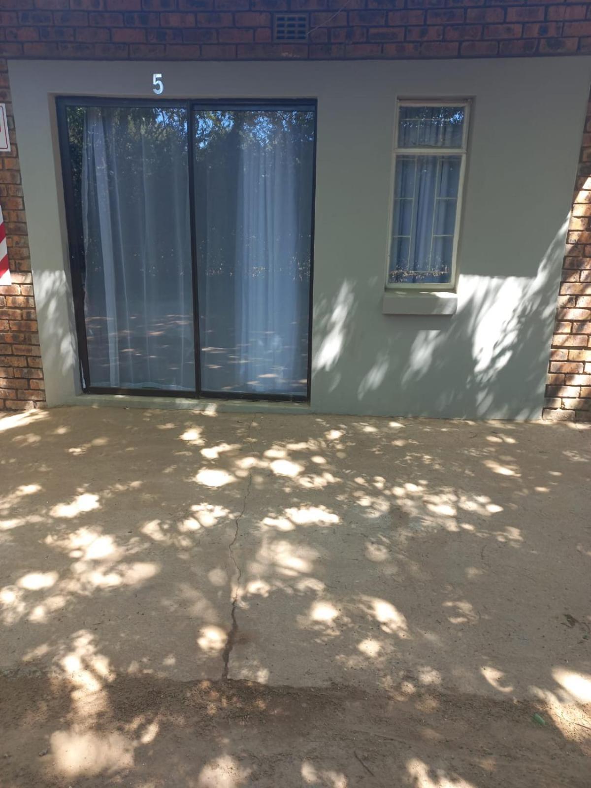 פיט רטיף Rocky Hills Guesthouse מראה חיצוני תמונה
